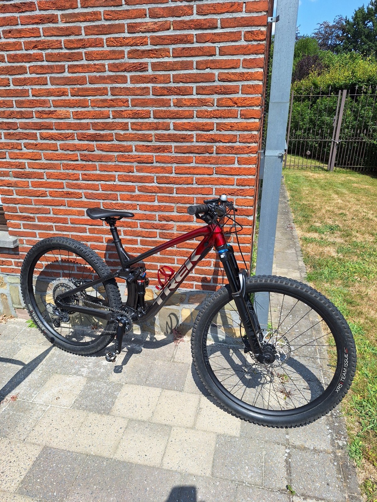 trek mountain bike - fuel ex, 24 pouces ou plus, Guidon à 360°, Aluminium, Comme neuf