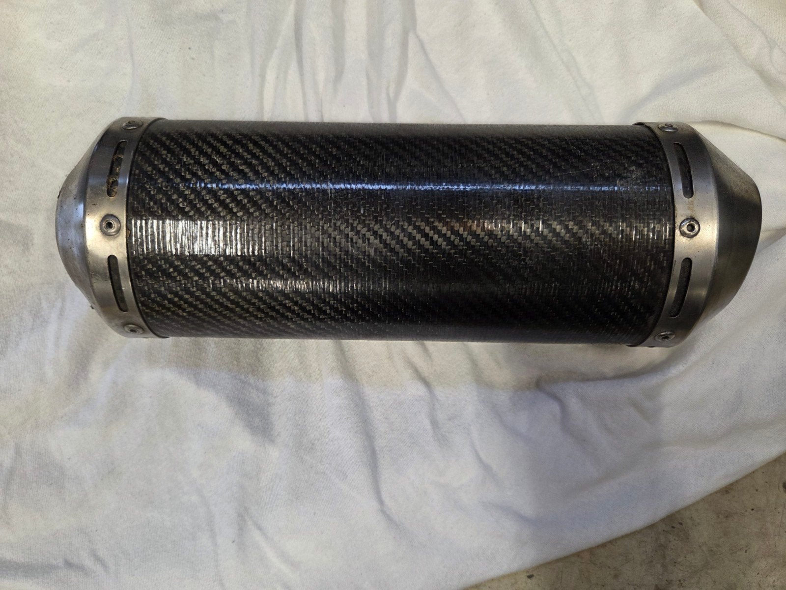 Carbon demper 52mm / Universele uitlaatdemper

Gebruikte sta, Motos, Pièces | Toutes-marques, Enlèvement ou Envoi