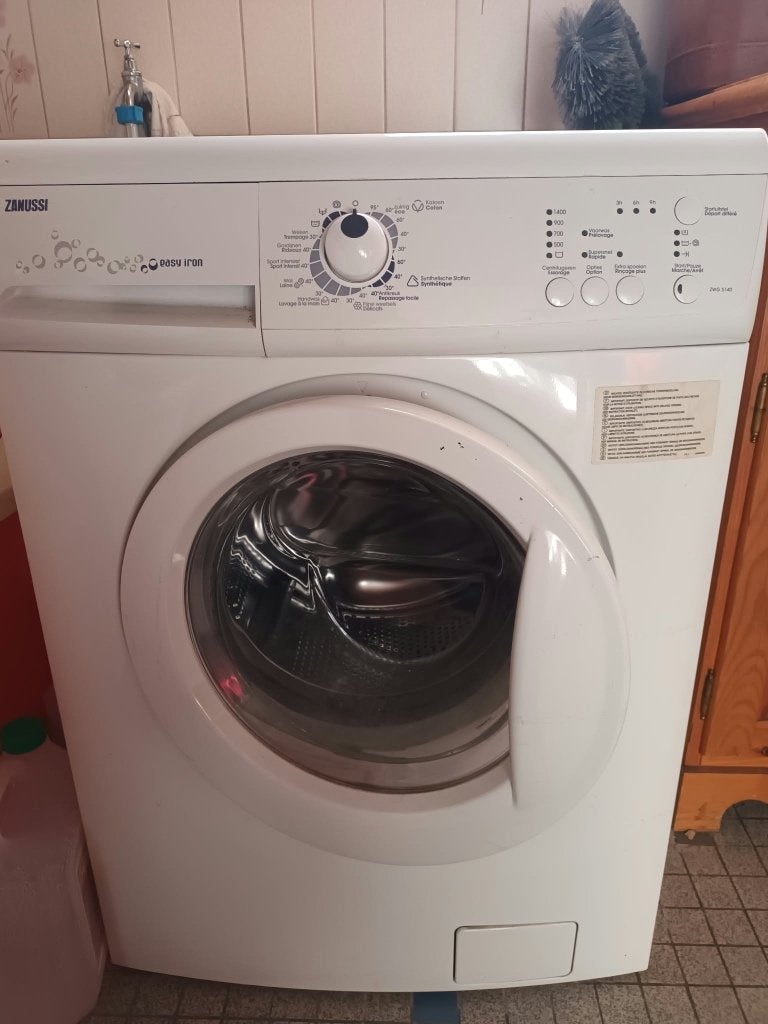 Machine à laver zanussi, 1200 à 1600 tours, 6 à 8 kg, 85 à 90 cm, Comme neuf