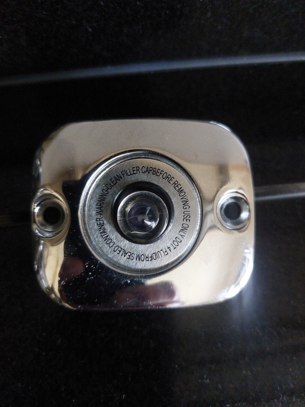 Harley-Davidson Voorste hoofdcilinderkap chromen
prijs 15 €, Ophalen