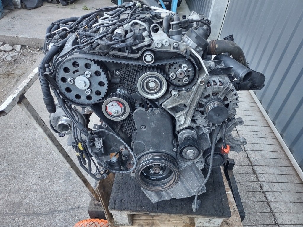 Moteur CGLD Complet A6 Q5 AUDI A5 A4, Autos : Pièces & Accessoires, Envoi, Utilisé, Skoda