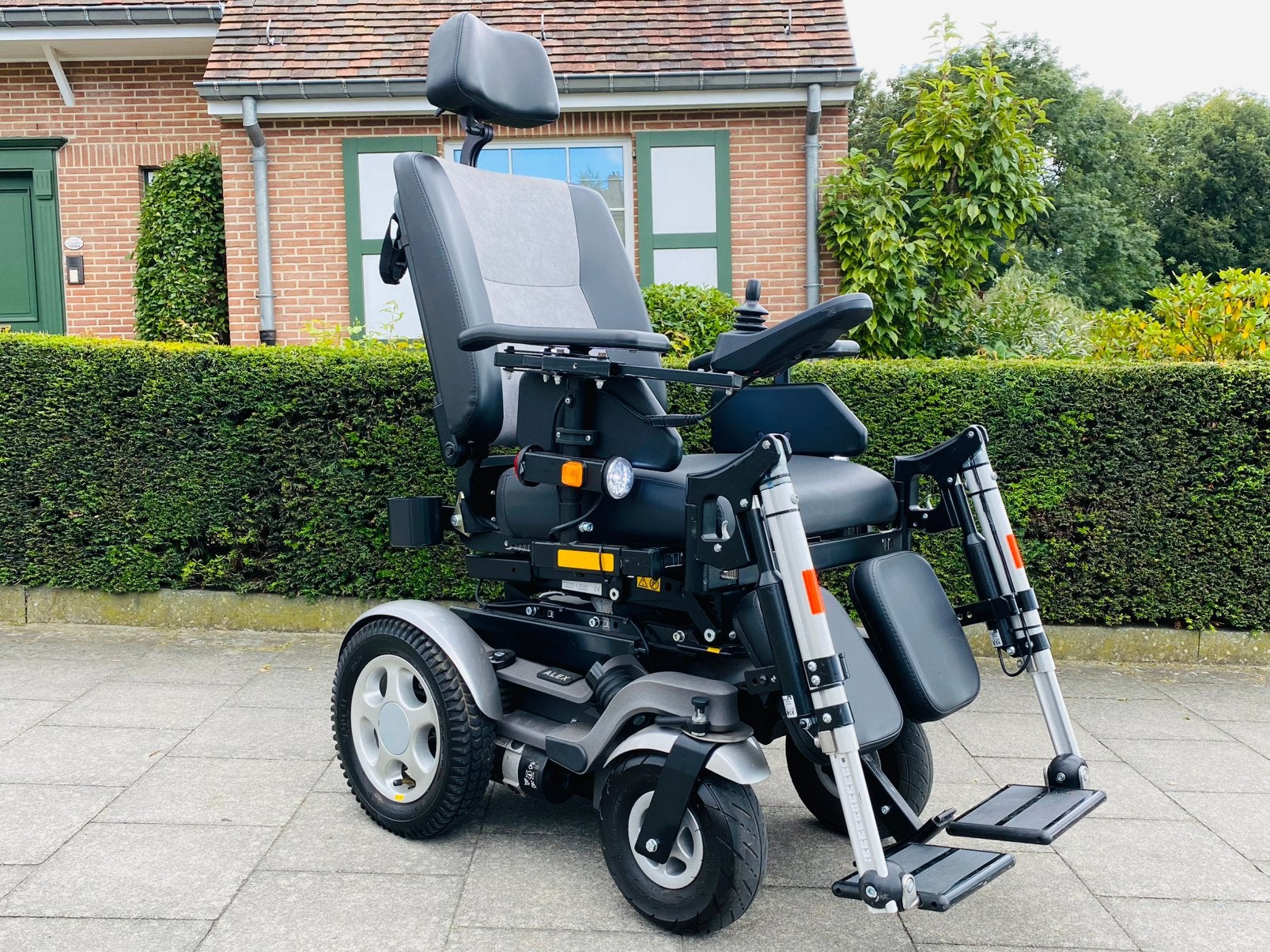 Fauteuil roulante Handicare You-Q alex chaise electrique, Divers, Enlèvement ou Envoi, Comme neuf, Fauteuil roulant électrique