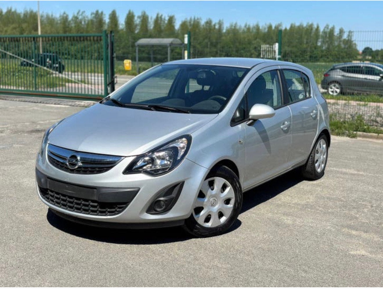 Opel Corsa 1.4 essence Airco LEZ OK, Autos, Opel, Argent ou Gris, Achat, Entreprise, Boîte manuelle