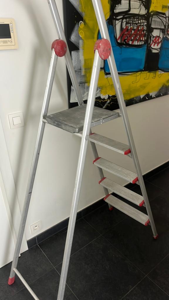Hailo aluminium vouwladder, Ophalen, Zo goed als nieuw, Ladder