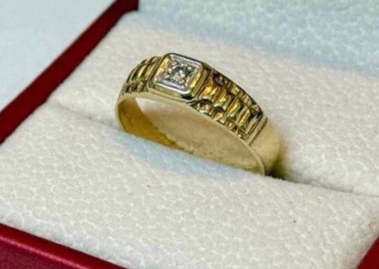 Mooie gouden Rolex ring met 1 natuurlijke diamant/ maat 18mm, 18 tot 19, Geel, Ophalen of Verzenden, Dame of Heer