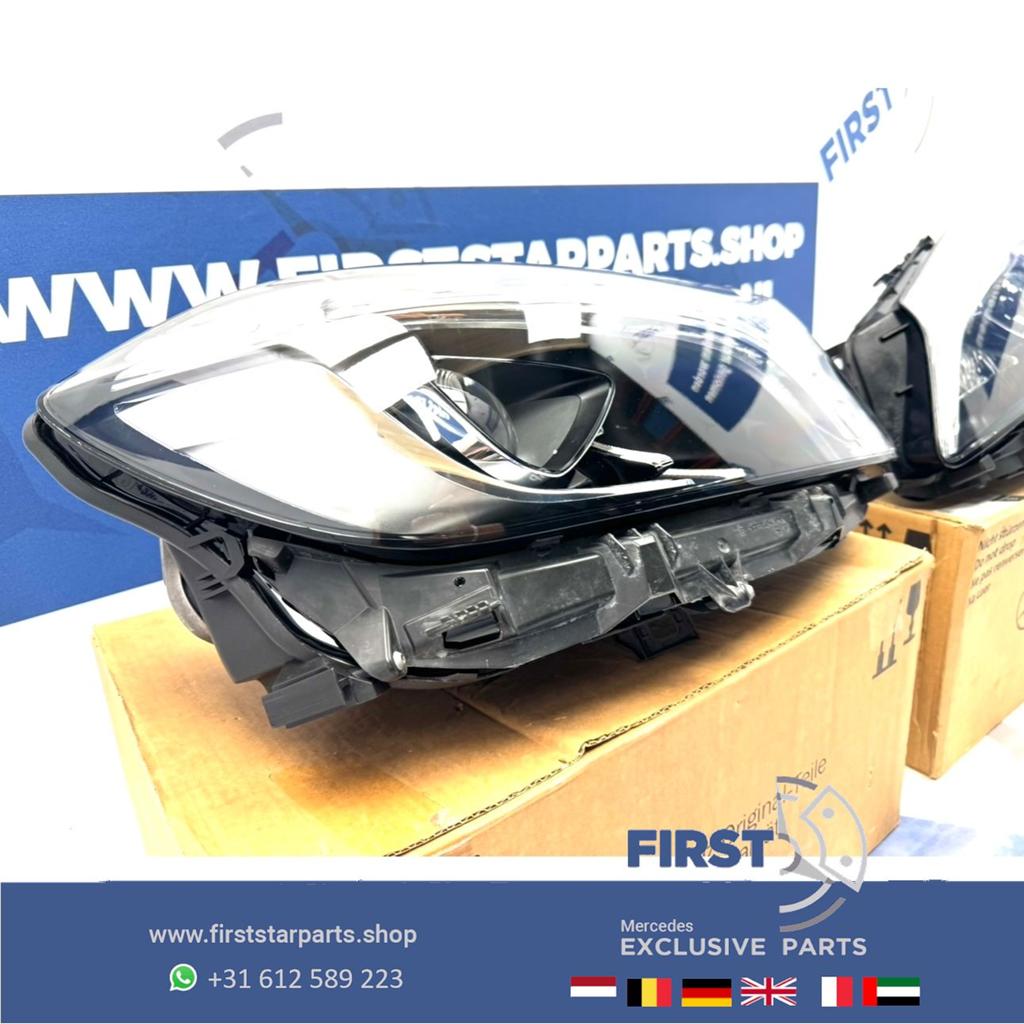 W176 FACELIFT LED KOPLAMP RECHTS A45 AMG Mercedes A Klasse H, Utilisé, -, -, Enlèvement ou Envoi