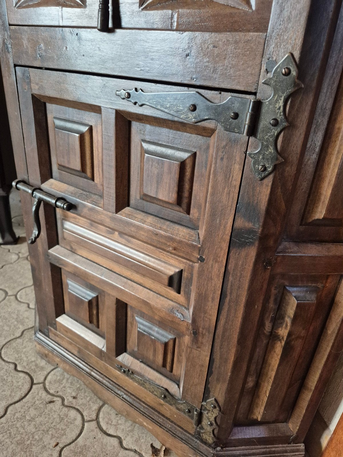 Charmante armoire d'angle ancienne, Antiquités & Art, Enlèvement