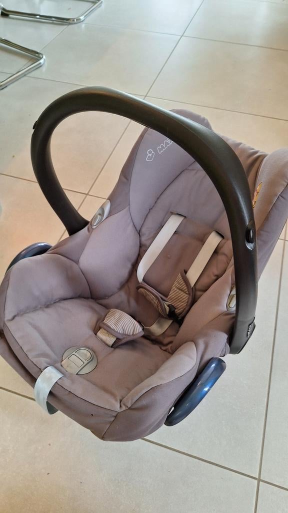 Maxi cosi cabrio fix + maxi cosi pearl + isofix-systeem, Enlèvement