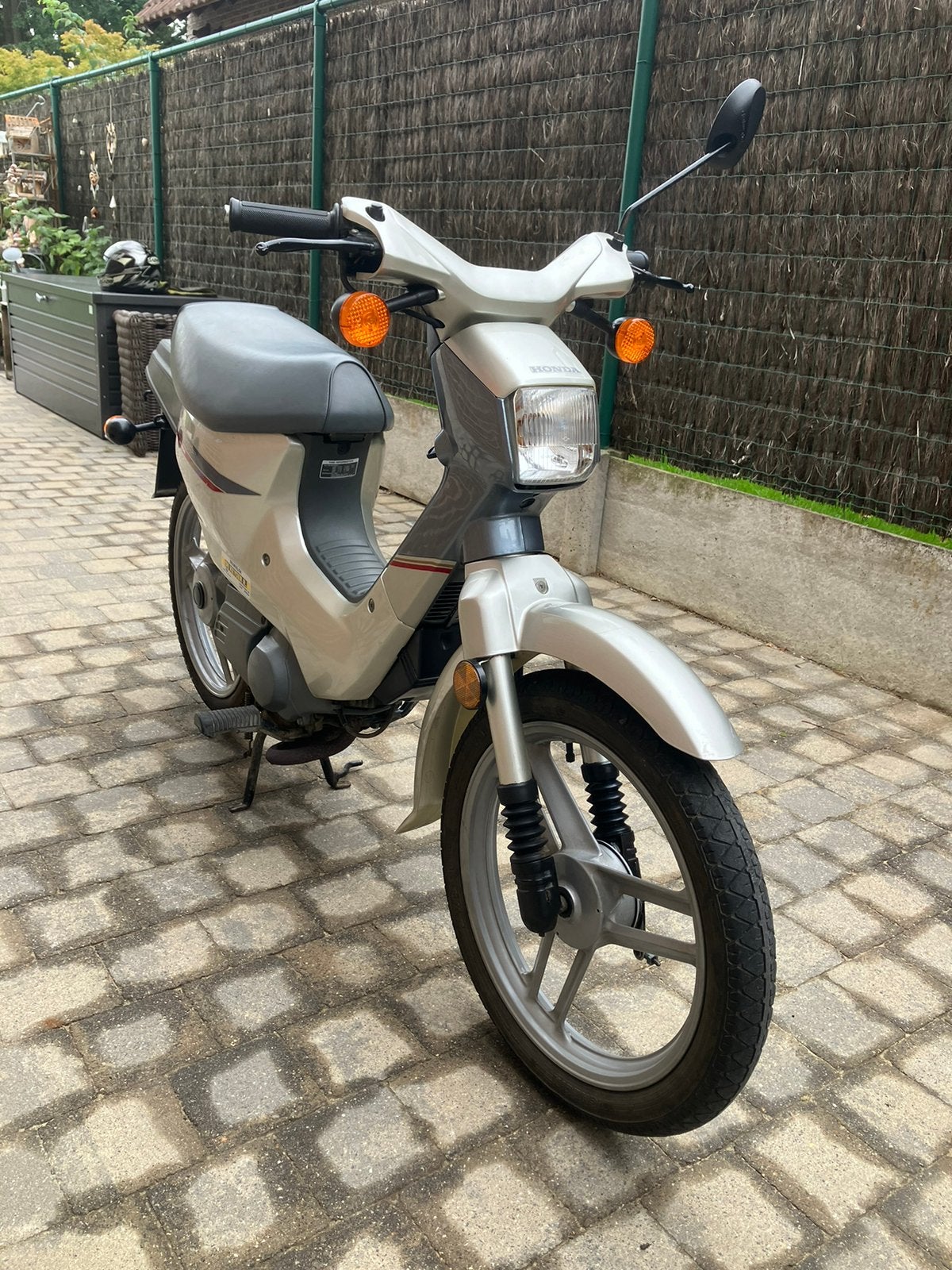 honda wallaroo b klasse delux, Fietsen en Brommers, Ophalen, 49 cc, Klasse B (45 km/u), Zo goed als nieuw