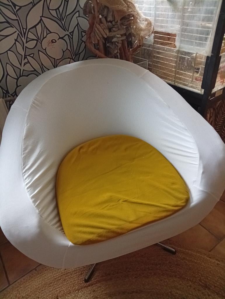 Fauteuil année 60, Enlèvement