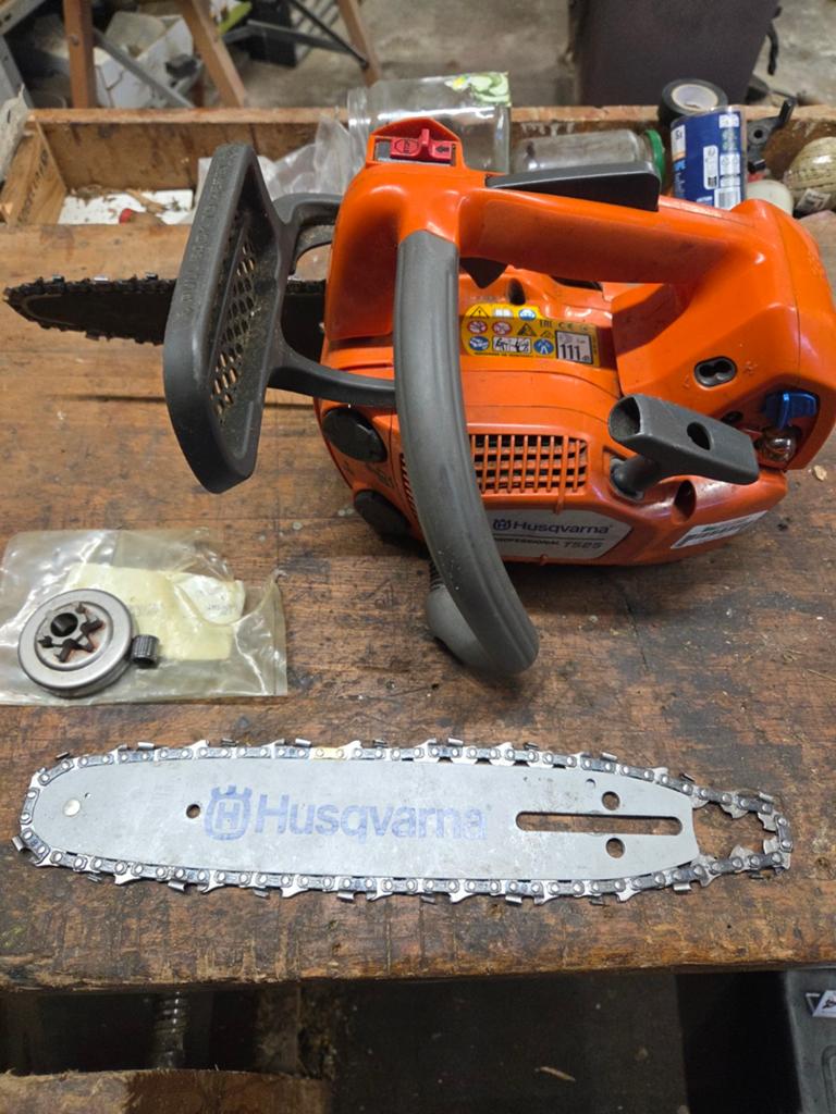 Husqvarna T525 2025, Ophalen