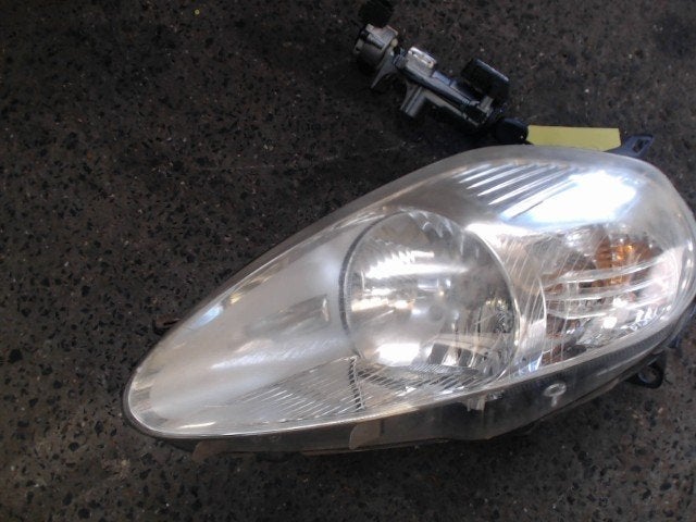 Optique avant droit Fiat Punto Evo 3 2009-2013 LP/15301, Autos : Pièces & Accessoires, Enlèvement, Utilisé, Fiat