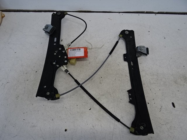 VITRE MECANISME AVANT GAUCHE BMW 5 serie (E60) (7184383E), Autos : Pièces & Accessoires, Utilisé, BMW, Petuelring 130
80809  München, DE