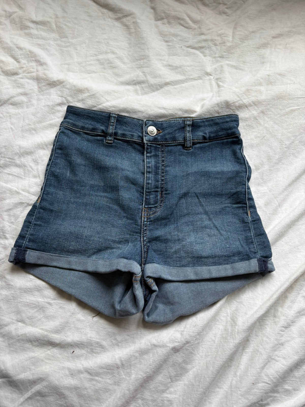Jeansshort maat 34, Kleding | Dames, Spijkerbroeken en Jeans, Ophalen of Verzenden, Zo goed als nieuw, Blauw, W27 (confectie 34) of kleiner