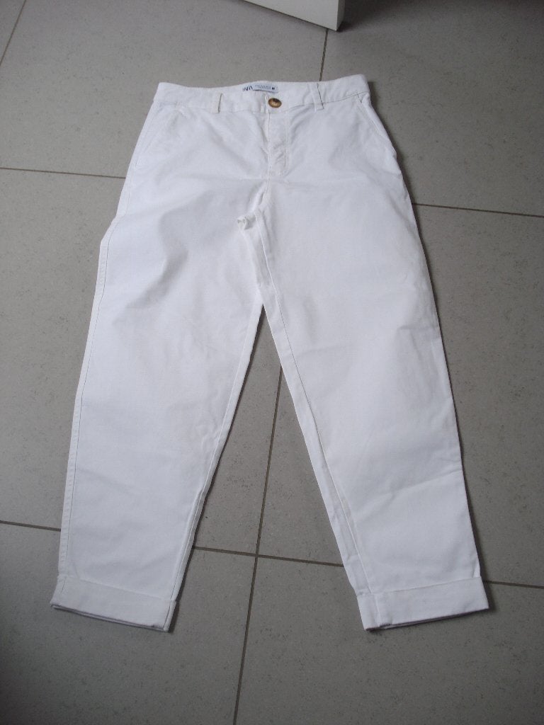 Zara witte broek, dames/meisjes. mt 38, Maat 38/40 (M), Ophalen of Verzenden, Lang, Gedragen