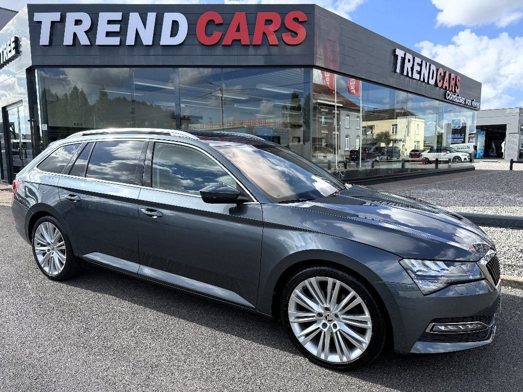 SKODA SUPERB COMBI 2.0 CR TDi STYLE DSG AUT.PANO KEYLES CAM, Cuir, Achat, Phares entièrement LED, Entreprise