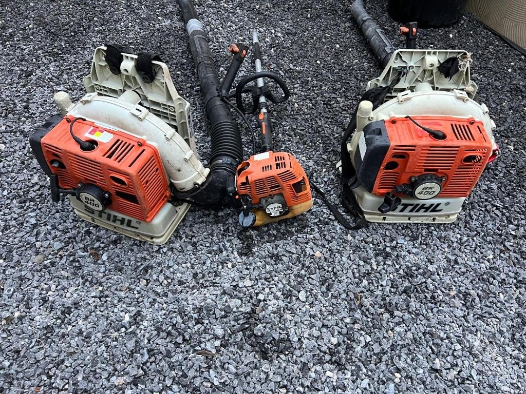 LOT Stihl tekoop 2 x rugbladblazer BR 400 en Stihl HL75R, Ophalen, Gebruikt, Met versnipperfunctie, Ruggedragen