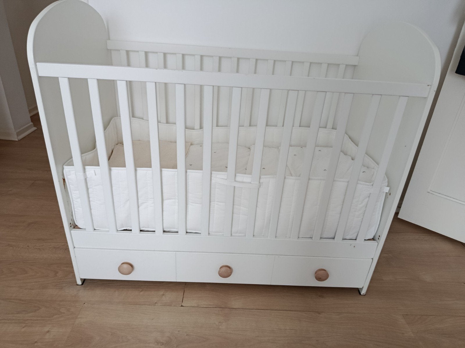 Lit bébé/enfant à barreaux avec tiroir de rangement – blanc, Enlèvement, Lit