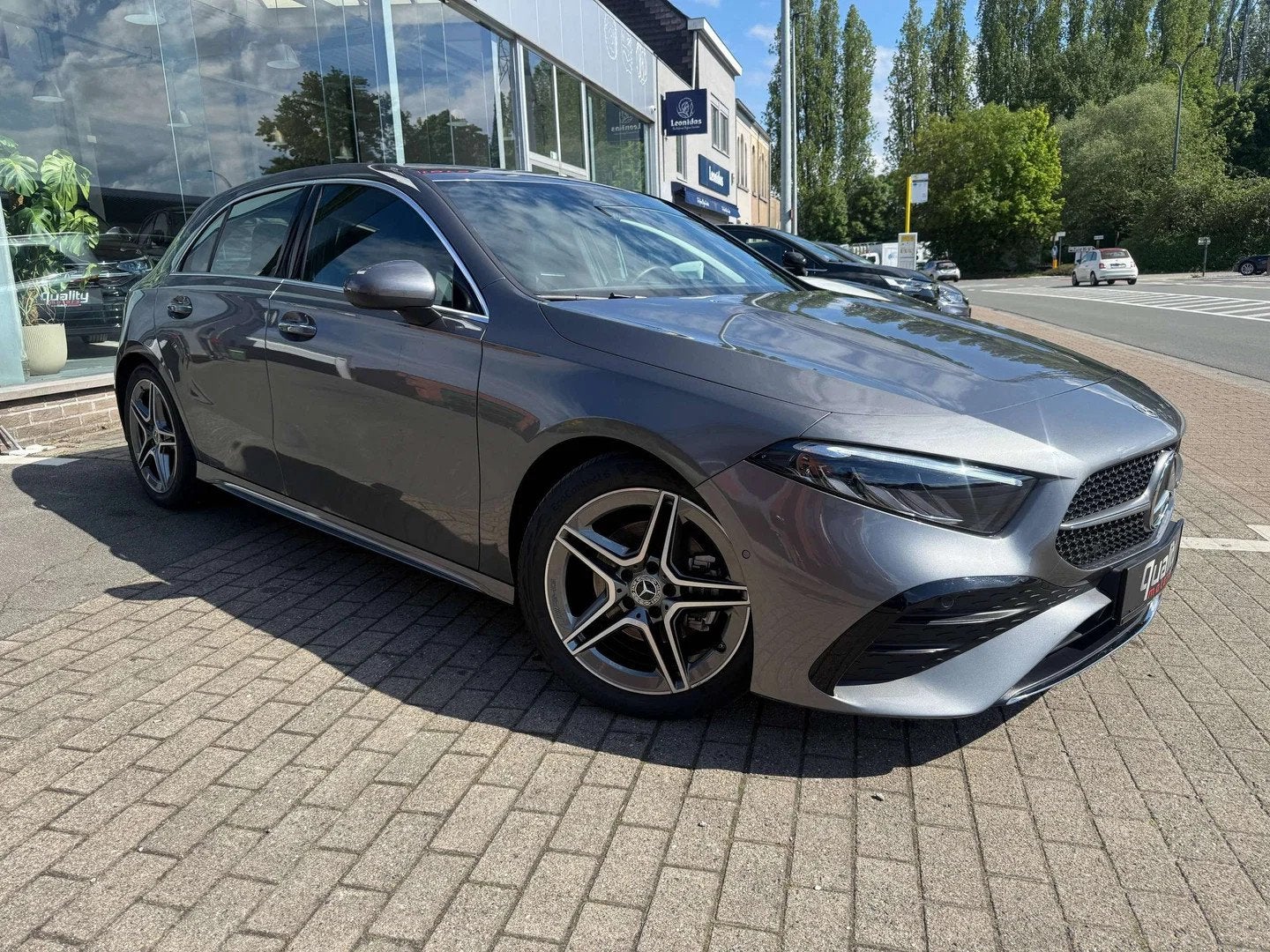 Mercedes-Benz A-CLASS 180 A 180 AMG-PACK / SFEERVERLICHTING, Autos, 100 kW, Achat, Entreprise, Alcantara