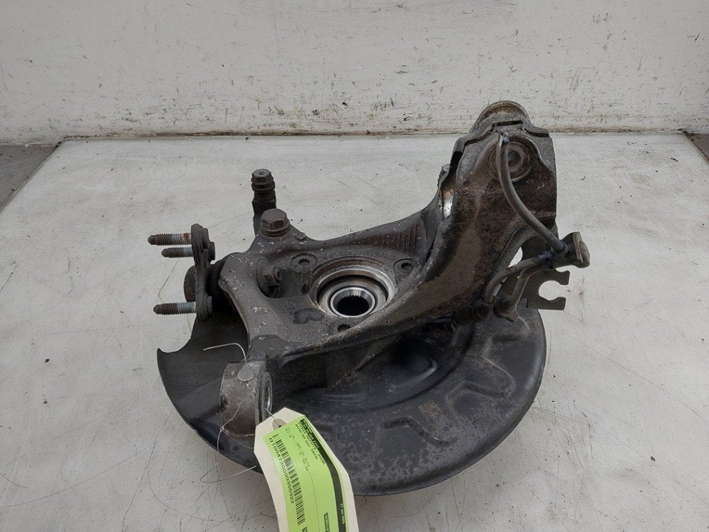 FUSEE AVANT DROITE Audi Q3 Sportback (F3N) (01-2019/06-2021), Auto-Union-Straße  1,
85057  Ingolstadt, DE, Info@audi.de, Audi