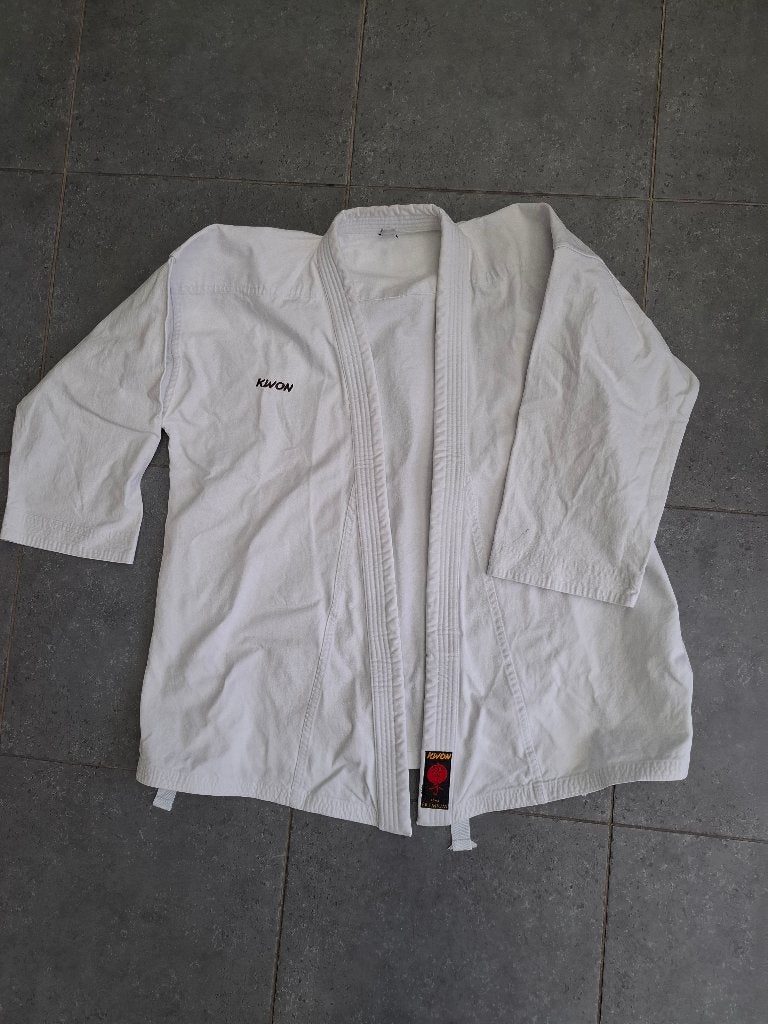 KARATE GI's : KWON 180CM / TOKAIDO 185 CM, Sports & Fitness, Enlèvement ou Envoi, Taille XL, Costume d'arts martiaux, Comme neuf