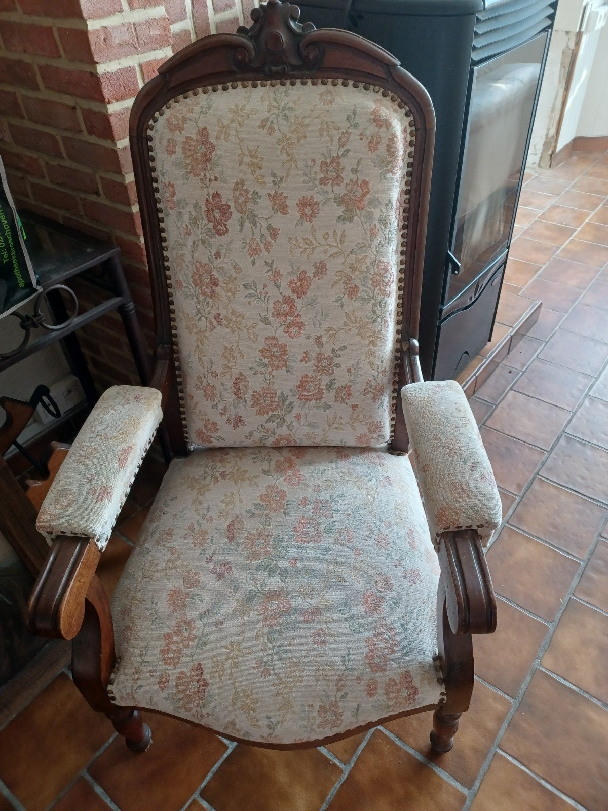 Oude stoel met hoge rugleuning, Antiek en Kunst, Antiek | Meubels | Stoelen en Sofa's, Ophalen