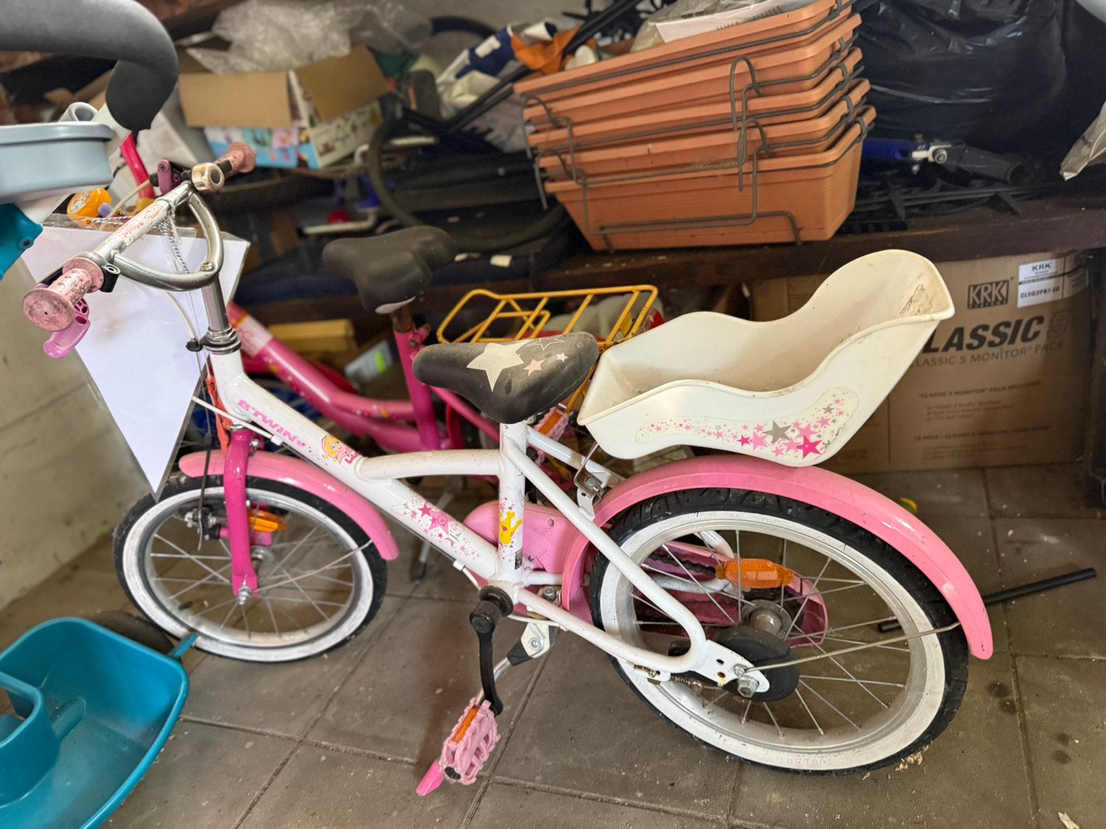 2 meisjes fiets, Enlèvement, Utilisé