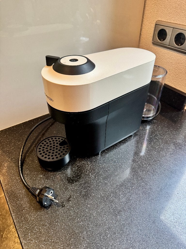 Nespresso Vertuo Pop koffiemachine ZGAN, Koffiemachine, Ophalen of Verzenden, Zo goed als nieuw, 1 kopje