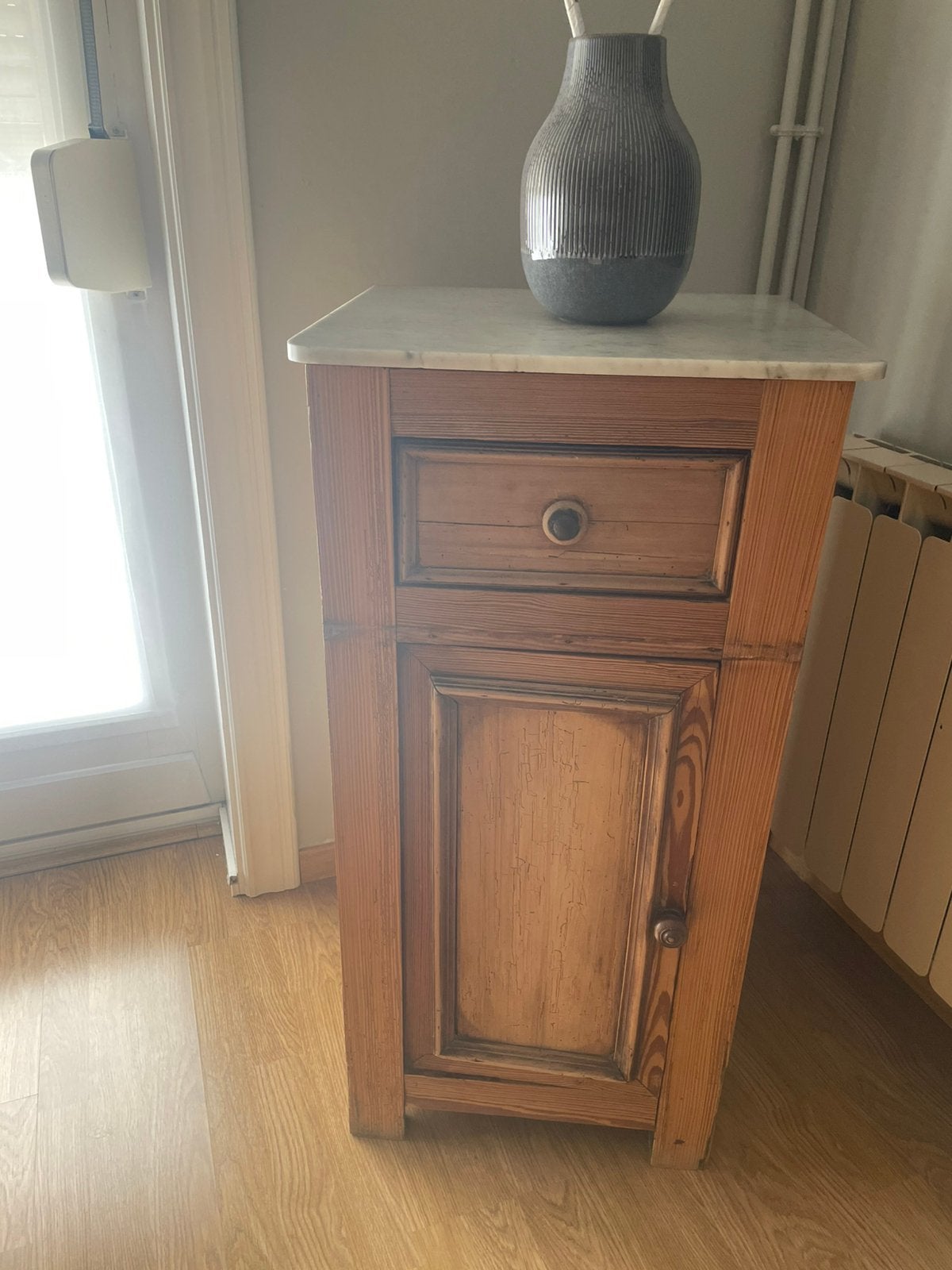Table de chevet unique, Maison & Meubles, 70 cm ou plus, 45 à 65 cm, Enlèvement, Utilisé