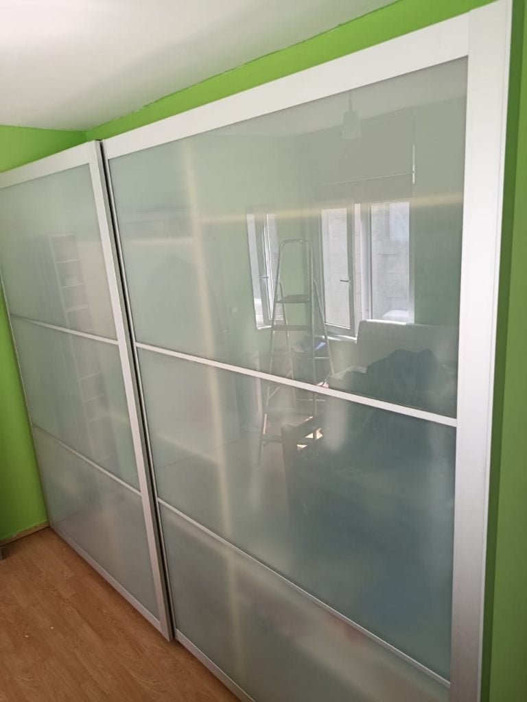 dressing, 200 cm ou plus, Avec espace de penderie, Utilisé, Verre
