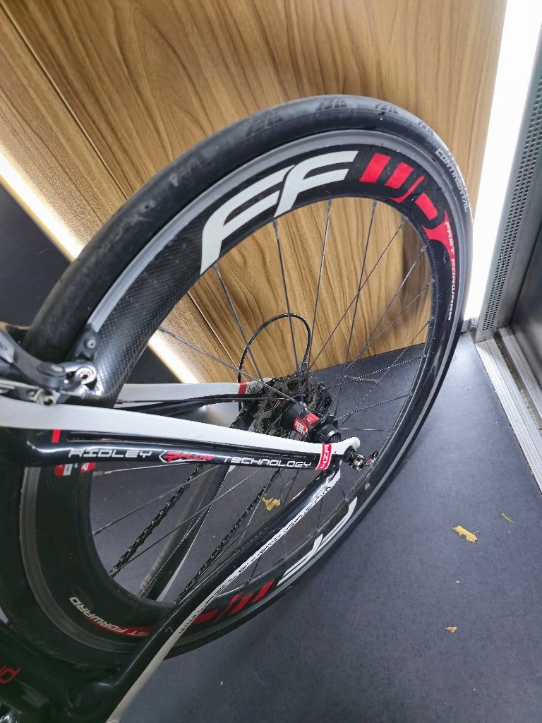 FFWD F6R carbon wielset, Fietsen en Brommers, Fietsonderdelen, Zo goed als nieuw, Wiel, Carbon, Racefiets, Ophalen