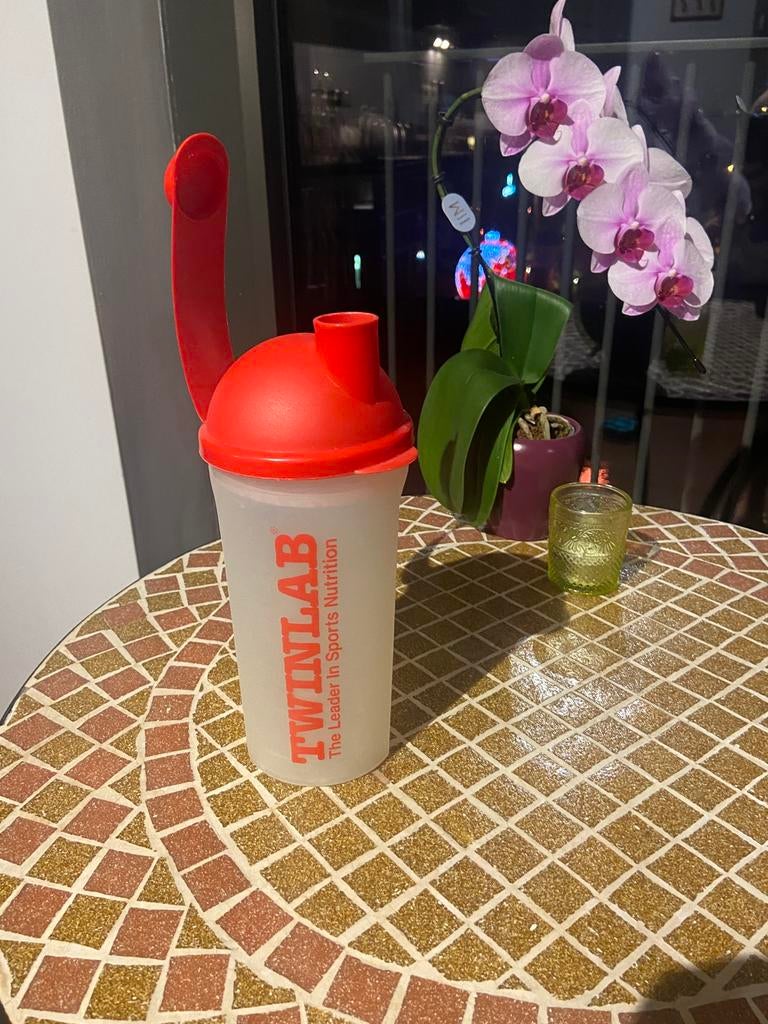 Shake beker Twinlab 700 cl, Sport en Fitness, Ophalen of Verzenden