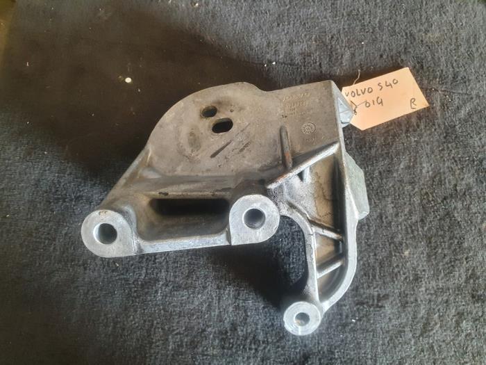 Motorsteun van een Volvo S40/V40, Ophalen of Verzenden, 3 maanden garantie, Gebruikt, Volvo