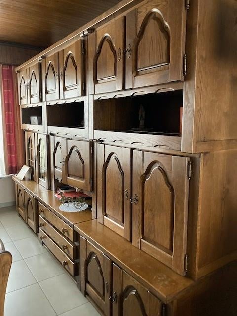 Wandkast in donker eik, Huis en Inrichting, Kasten | Wandmeubels, Ophalen, Gebruikt, Met deur(en)