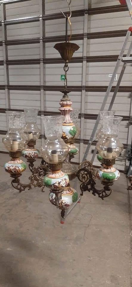 Vieux lustre en laiton, Ophalen