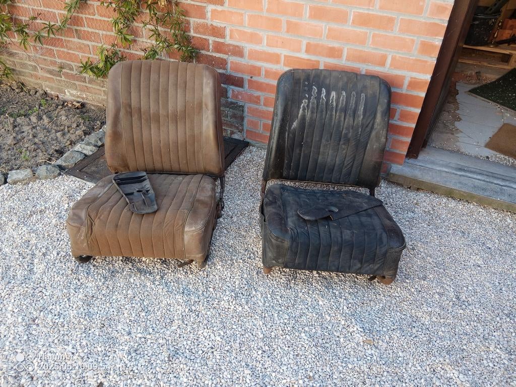 2 sets voorstoelen Saab 96, Ophalen