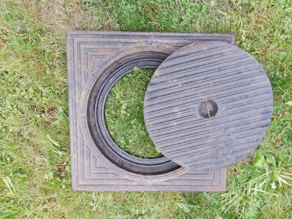 Taque en fonte de 40x40, Enlèvement, Utilisé