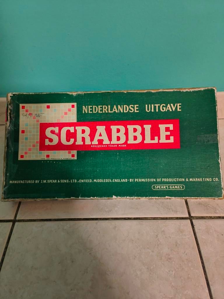 Scrabble met houten blokjes, Ophalen of Verzenden, Zo goed als nieuw