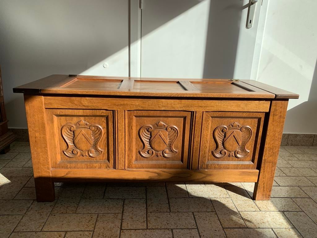Mooie gesculpteerde eiken koffer, Huis en Inrichting, Ophalen of Verzenden, Zo goed als nieuw