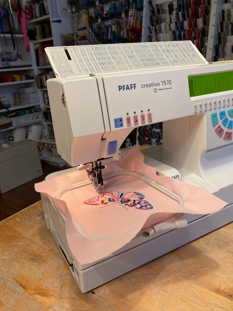 Pfaff 7570 Naai- en borduurmachine - ZEER COMPLEET, Enlèvement, Utilisé, Broderies à la machine, Machine à broder