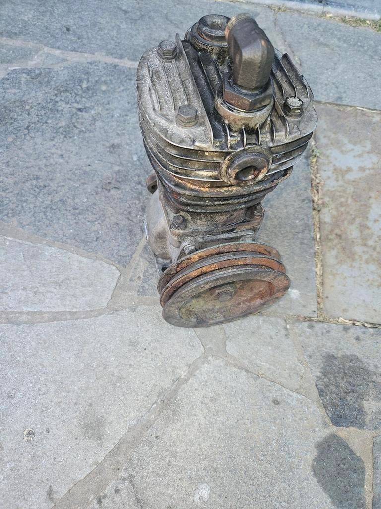 Knorr lucht compressor mercedes ecoliner, Auto-onderdelen, Ophalen of Verzenden, Gebruikt, Mercedes-Benz, Motor en Accessoires