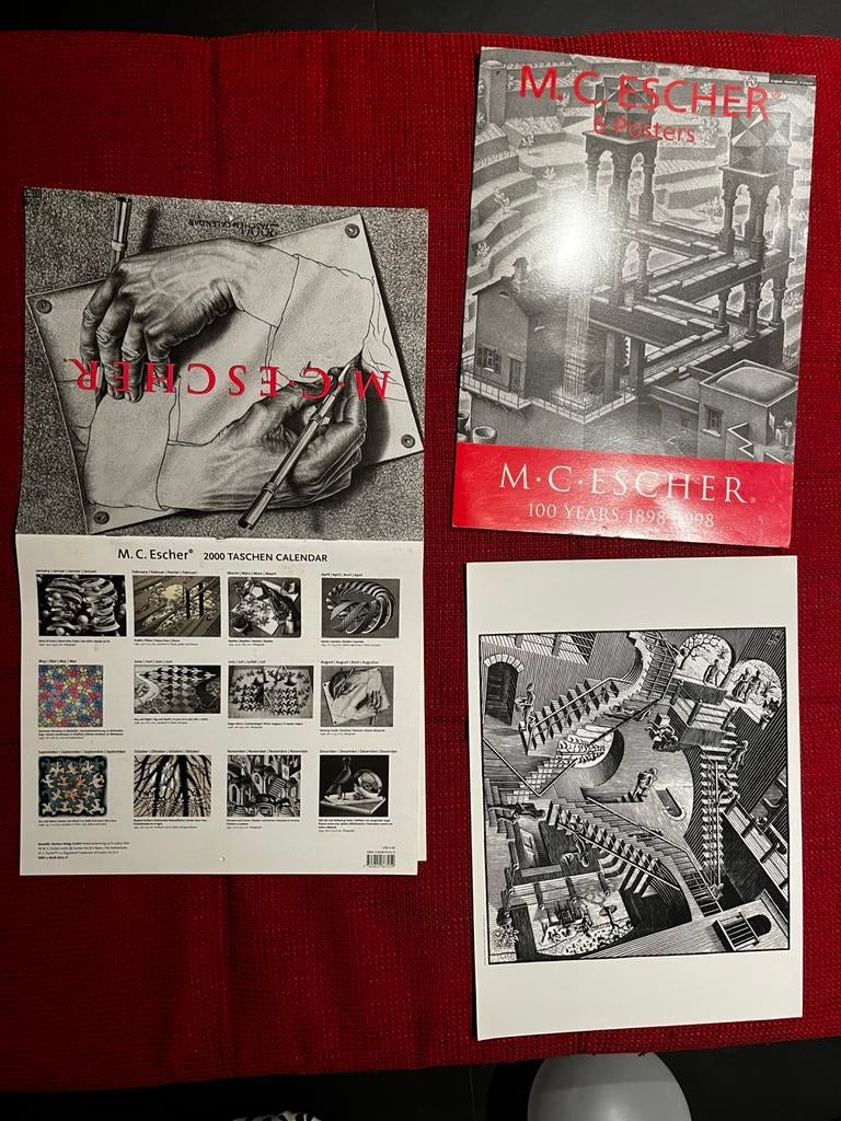 MC Escher Taschen Kalender 2000 + poster, Ophalen of Verzenden, Zo goed als nieuw