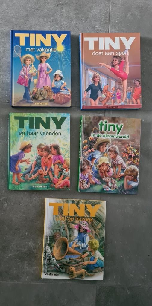 Tiny boeken - 8 verhalen in 1 boek, Boeken, Ophalen