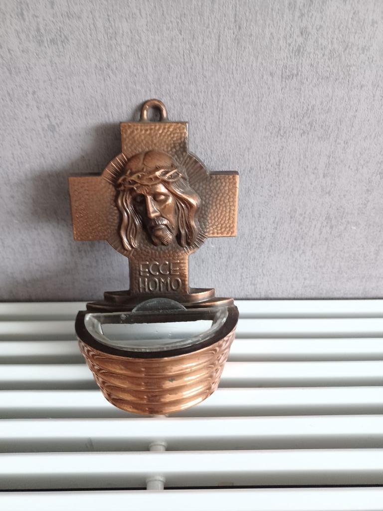 koperen wijwatervaatjes, Enlèvement