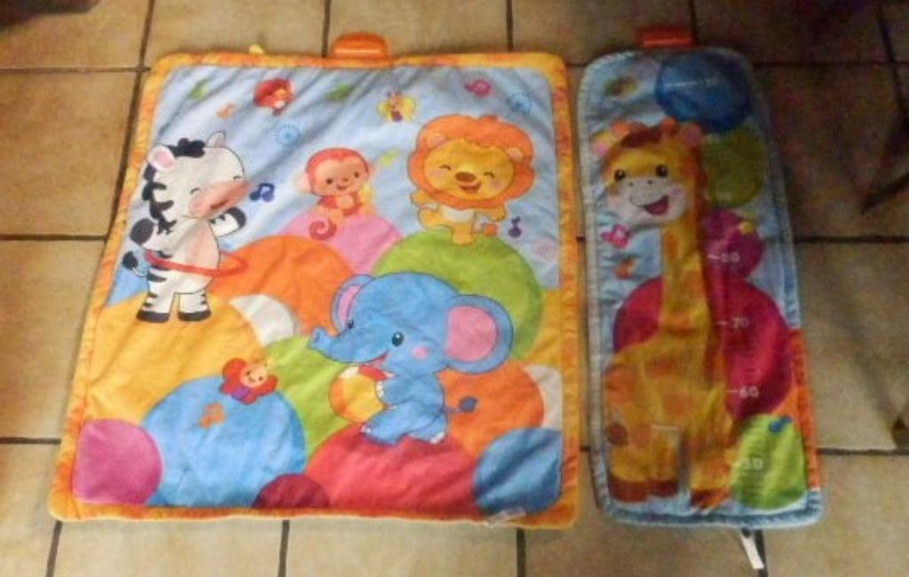 (1) -tapis de jeux + toise, Enlèvement ou Envoi, Comme neuf, Autres types