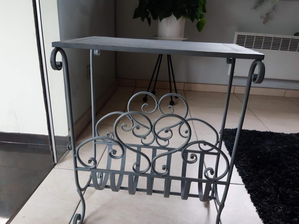 bijzet tafel metaal krantenbak, Enlèvement