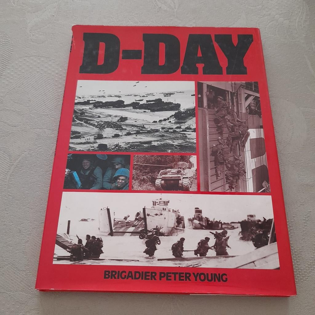 Boek D-DAY  - Brigadier Peter Young., Boeken, Ophalen of Verzenden
