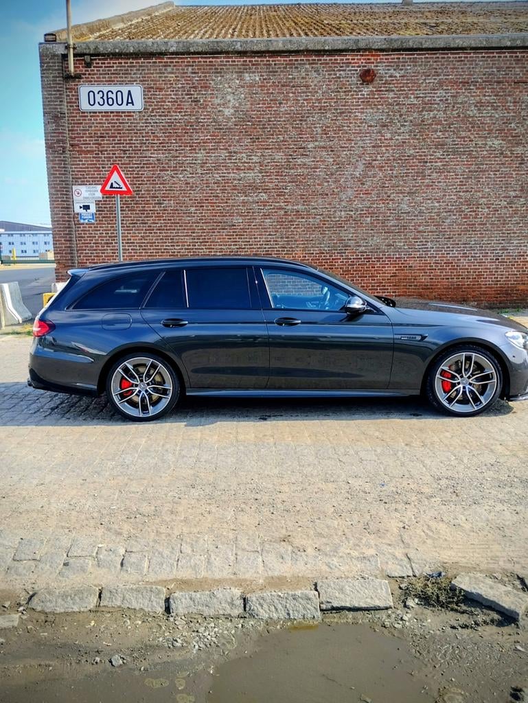 Mercedes E53 cargo léger., Autos, Mercedes-Benz, Cuir, Achat, Anti démarrage, Entretenue par le concessionnaire