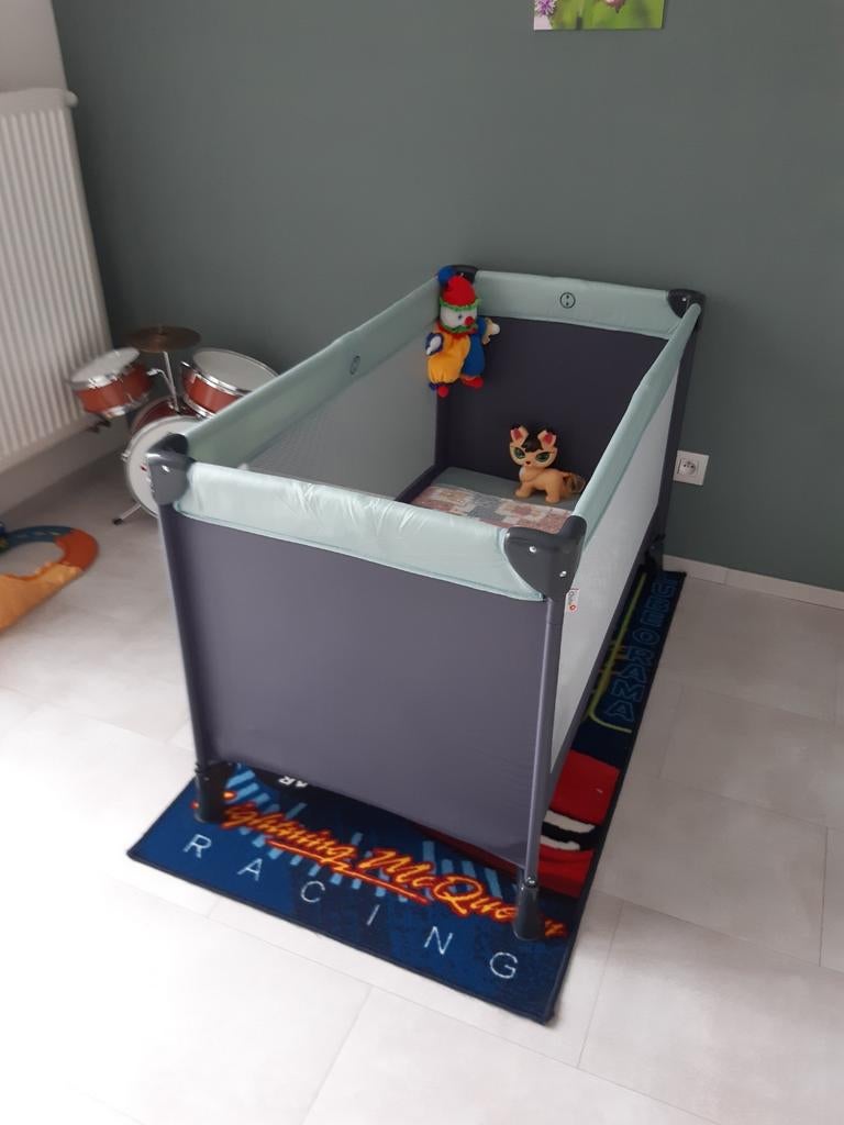 Kinderbedje met matras en overtrek en kinderdekentje ., Ophalen, Zo goed als nieuw, Matras