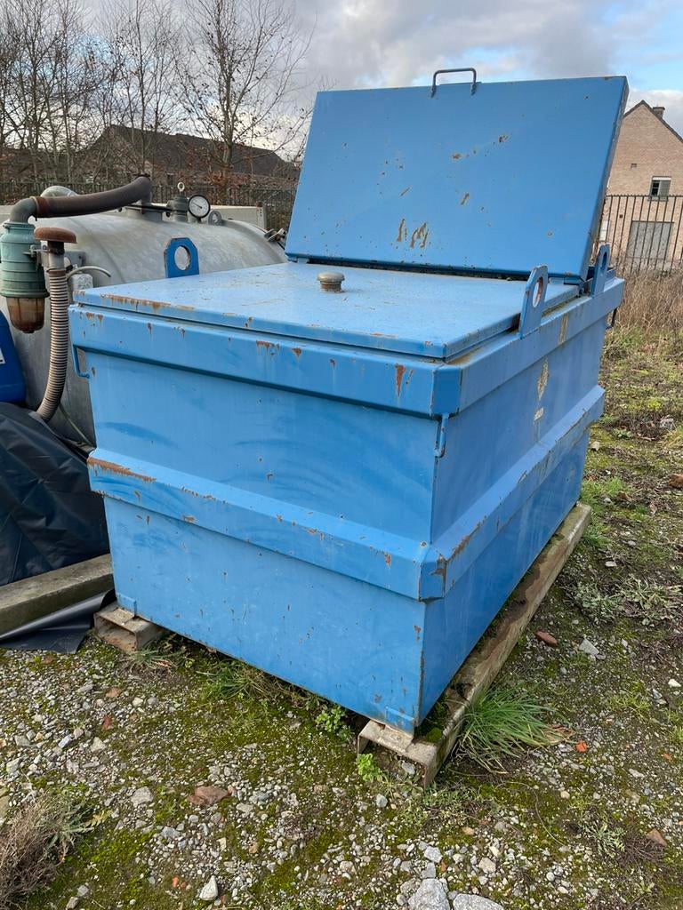 Mobiele en vaste dubbelwandige mazouttanken, Ophalen, Gebruikt